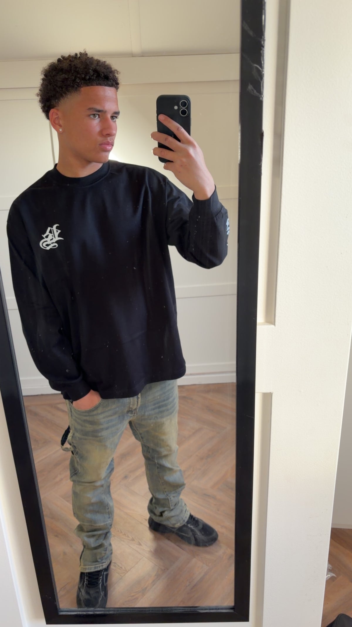 ESSENTIALS LS - BLACK